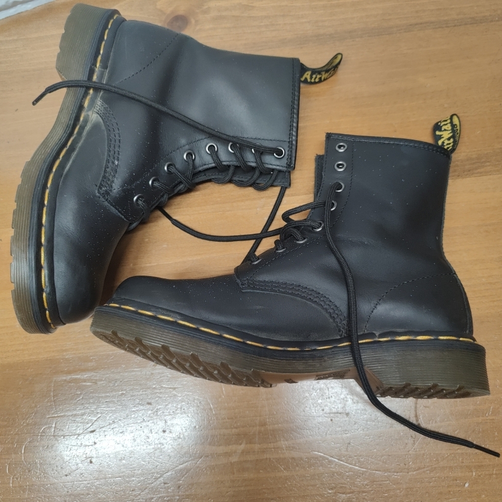 Dr. Martens 1460 Smooth Leather Lace Up Boots Womens Size 7 - Picture 2 of 14